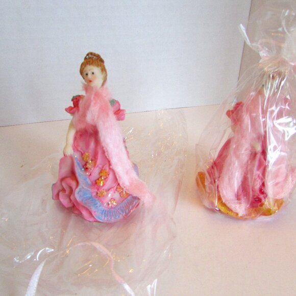 Case of 12 Sweet 16 Quinceanera 15 Birthday Girl Figurines Wrapped Party Favors - Picture 1 of 8